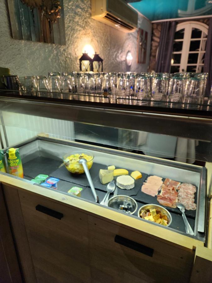 Logis Hotel Restaurant Les Charmettes Аржеле-сюр-Мер Екстериор снимка