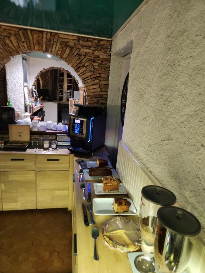 Logis Hotel Restaurant Les Charmettes Аржеле-сюр-Мер Екстериор снимка